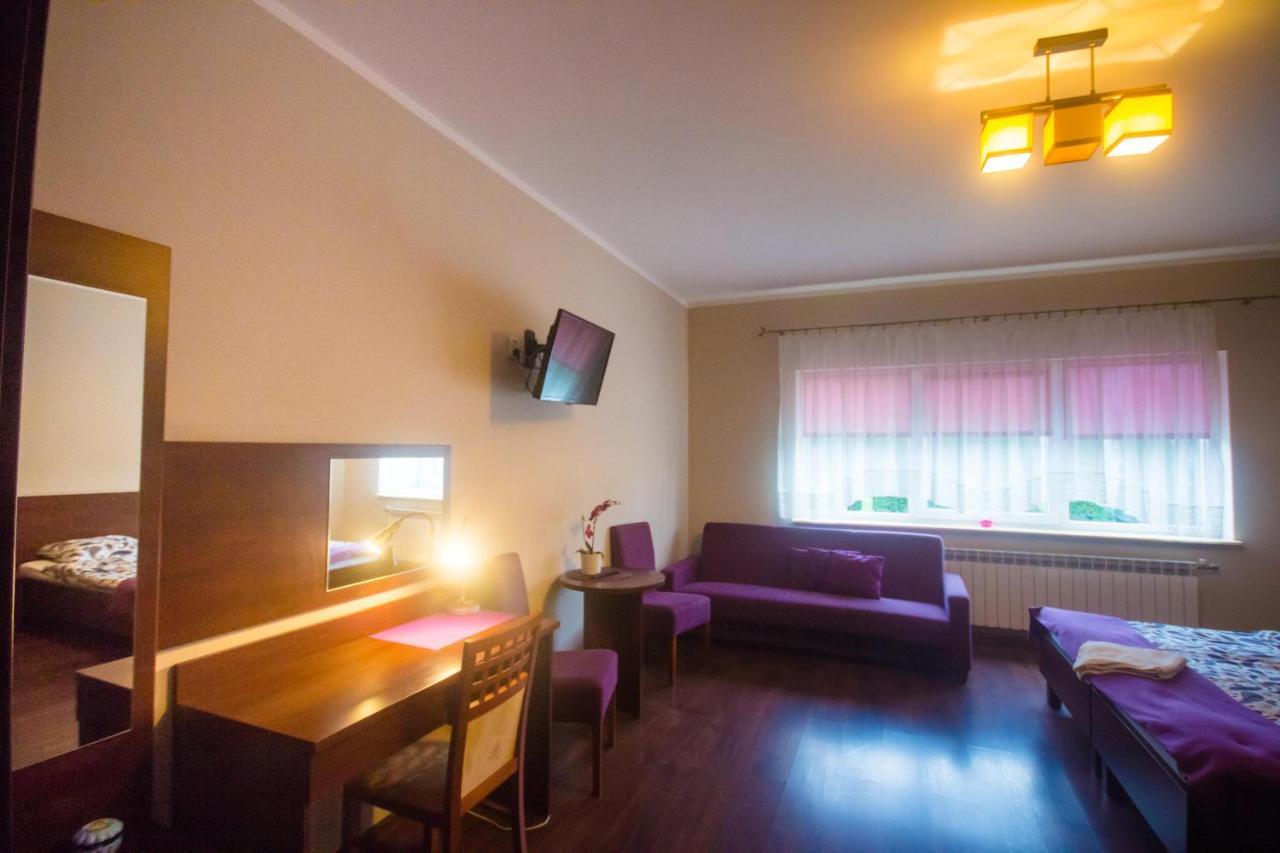 Hostel Soleil คุตโน ภายนอก รูปภาพ